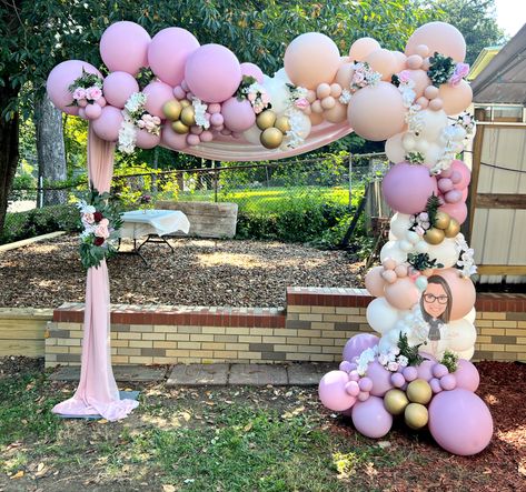 First Birthday Entrance Decor, Birthday Entrance Decor, Bridal Shower Balloon Garland, Birthday Entrance, Bridal Shower Balloon, Birthday Decors, Bridal Shower Balloons, 50th Bday, Picnic Birthday