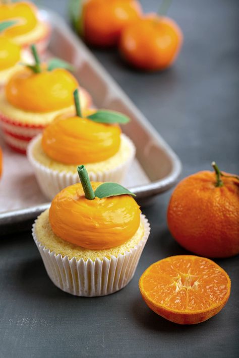 Mandarin Orange Cupcakes - The Missing Lokness Orange Cupcakes Decoration, Citrus Cupcakes, Booze Cupcakes, Cutie Theme, Cutie Orange, Cupcake Photography, Fluffy Cupcakes, Citrus Desserts, Orange Food