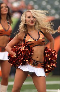 Bengals Cheerleaders, Cheerleading Photos, Cute Cheer Pictures, Cheer Leaders, Cheerleading Pictures, Ice Girls, Cute Cheerleaders, Football Cheerleaders, Cheerleading Uniforms