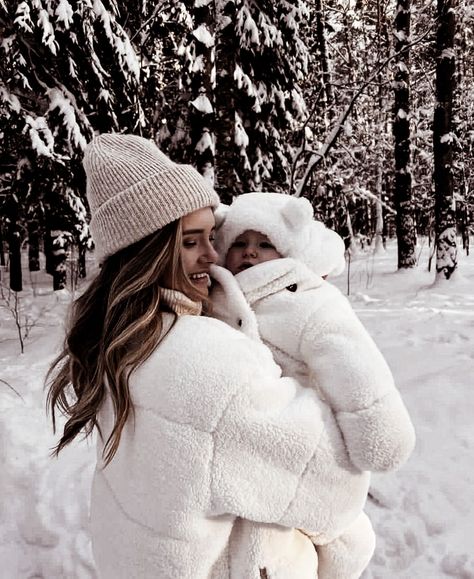 Snow Pictures With Baby, Mom And Son Winter Photos, Snow Family Pictures, Kashmir Trip, Mother Baby Photography, Baby In Snow, Winter Inspo, Mom Son, Winter Baby