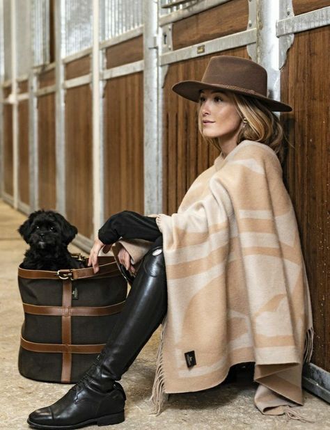 Rancher Hat Outfits, Horse Head Pattern, English Country Fashion, Pets Illustration, Equestrian Home Decor, Luxury Equestrian, Equestrian Home, Countryside Aesthetic, Wood Bag