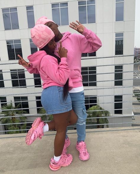 Pink Couple Outfit, Rk Empire, Couple Outfits Matching Classy, Hbcu Fashion, Couples Matching Outfits Swag, Black Relationship, Matching Fits, Relationship Pics, Kaws Wallpaper