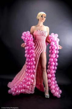 Balloons Balloon Outfit, Balloon Dresses, Balloon Dance, Balloon Modelling, Silver Cocktail Dress, Balloon Crafts, Black Halloween Dress, Balloon Dress, Weird Fashion