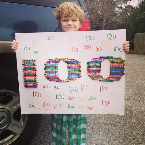 100 Days of School Poster...100 Crayons! ~ themaddoxfamily.net 100th Day Of School Poster, 100 Days Of School Poster, School Poster Ideas, 100 Day Project Ideas, 100 Day Shirt Ideas, 100th Day Of School Crafts, Kindergarten Posters, 100 Day Of School Project, Kindergarten Projects