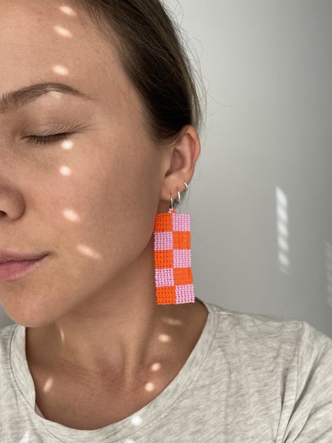 Unique Earring Designs, Seed Bead Art, Makramee Diy, Jewerly Beads, Diy Friendship Bracelets Patterns, Abstract Earrings, Brick Stitch Earrings, Seed Bead Patterns, Geometry Art