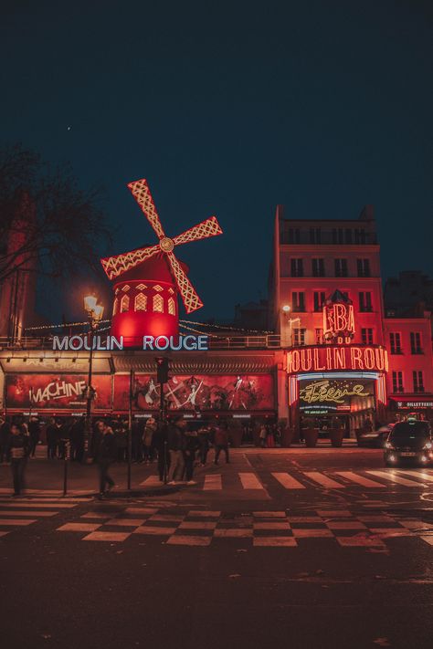 Moulan Rouge, Paris Mood Board, Moulin Rouge Paris, Paris Dream, Montmartre Paris, Paris Pictures, Paris Tours, Paris Aesthetic, Paris At Night