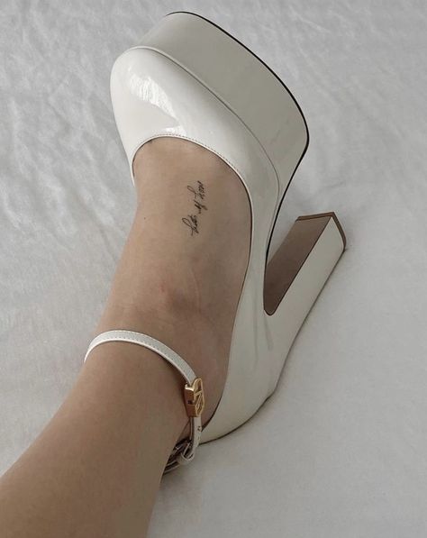 Valentino heels aesthetic Valentino Heels White, Valentino Heels Aesthetic, Aesthetic White Heels, Valentino Heels Outfit, White Heels Aesthetic, Valentino Platform Heels, Valentino Aesthetic, Valentino Heels, Paper Rings