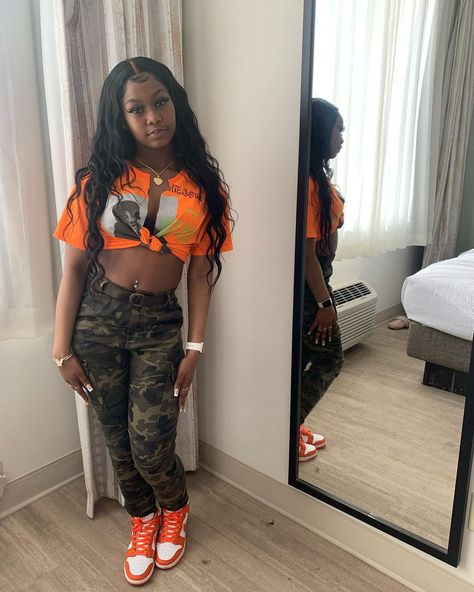 Orange Dunks Outfit Black Women, Dunk Outfit, Cute Birthday Outfits, Swag Outfits For Girls, Tomboy Style Outfits, Classy Casual Outfits, Girls Summer Outfits