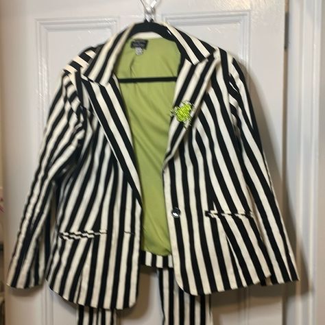 Great quality Beetlejuice women’s preowned suit by Unique Vintage. Size 16 1x. Beetlejuice Clothes, Green Beetle, Striped Suit, Makeup Stain, Green Silk, Beetlejuice, Unique Vintage, Side Zip, Size 16