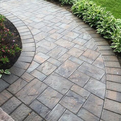 Flagstone Sidewalk, Paver Sidewalk, Front Walkway Landscaping, Front Yard Walkway, Yard Walkway, Pavers Backyard, Walkway Landscaping, Brick Walkway, Patio Pavers Design