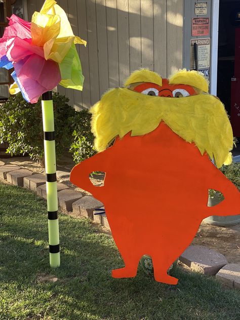 Lorax Float Ideas, Lorax Trunk Or Treat Ideas, Lorax Decoration Ideas, The Lorax Trunk Or Treat, Lorax Party Decorations, Lorax Trunk Or Treat, Lorax Door Decoration, Dr Seuss Trunk Or Treat, Lorax Decorations