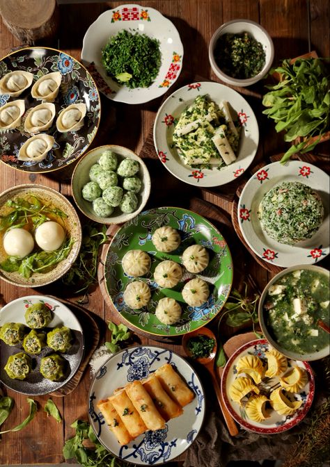 Chinese Dinner Aesthetic, Asian Dinner Party, Asian Banquet, Chinese New Year Dinner, Traditional Chinese Food, Chinese Dinner, Bene Gesserit, Asian Dinners, New Years Eve Dinner