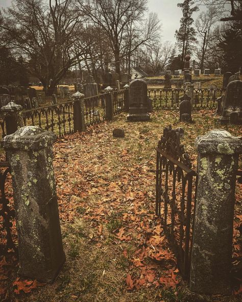 Hollowed Aesthetic, Sleepy Hollow New York Aesthetic, Sleepy Hollow Halloween Decorations, House Of Hollow Aesthetic, Sleepy Hallow Aesthetic, Cemetery Reference, Sleepy Hollow Aesthetic, House Of Hollow, Sleepy Hollow Book