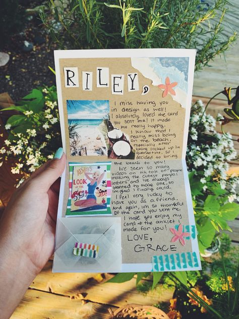 Aesthetic Friend Gifts, Cute Aesthetic Letters, Letter Inspo For Best Friend, Cute Letter Ideas For Friends, Beach Presents Ideas, Pen Friend Letter, Aesthetic Letters For Friends, Name Paper Design, Pretty Letter Ideas