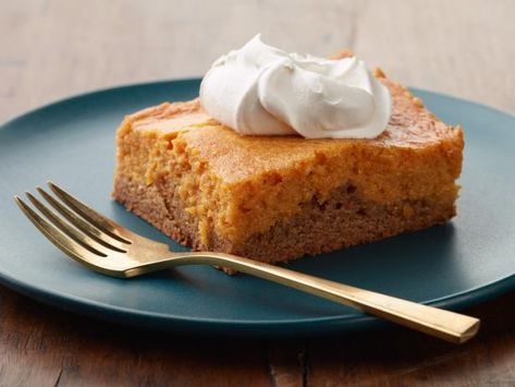 Get Pumpkin Gooey Butter Cake Recipe from Food Network Gooey Pumpkin Cake, Pumpkin Gooey Butter Cake, Comfort Food Desserts, Gooey Butter Cake, Butter Cake Recipe, Spice Cake Mix, Spice Cake, Glass Baking Dish, Paula Deen