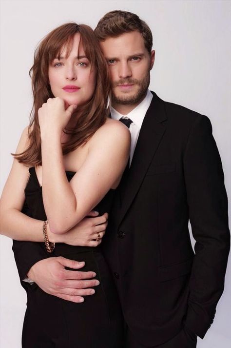 Dakota Johnson and Jamie Dornan Fifty Shades of Grey Promo Shoot Fifty Shades Of Darker, Shooting Couple, Fifty Shades Movie, Fifty Shades Darker, Couple Photoshoot Poses, Foto Poses, Photo Poses For Couples, 50 Shades Of Grey, Christian Grey