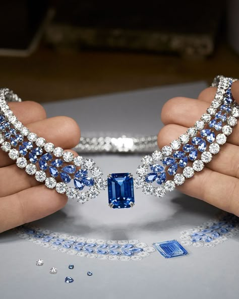 Luxury Blue Diamond Necklace For Wedding, Luxury Blue Fine Jewelry Set, Luxury Blue Jeweled Necklaces, Elegant Blue Crystal Necklace Luxury, Luxury Blue Crystal Necklace Elegant, Ethereal Jewelry, Fancy Jewelry Necklace, Jewellery Design Sketches, Evening Jewelry