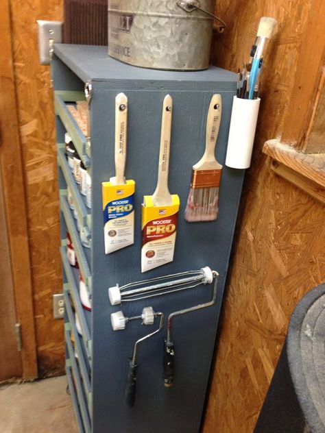 Paint Supplies Organization, Diy Art Storage, Diy Paint Storage, Tools Storage Ideas, Garage Workshop Layout, Garage Paint, Workshop Cabinets, Jet Woodworking Tools, Garage Workshop Organization