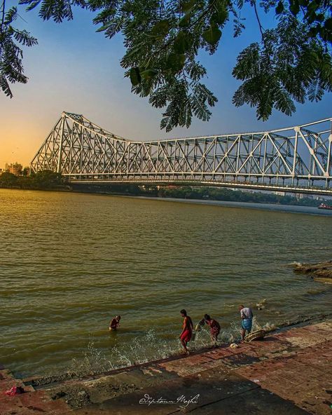 Howrah Bridge Kolkata Photography, Howrah Bridge Kolkata, Art Deco Posters Prints, Howrah Bridge, Kolkata City, Cute Facebook Cover Photos, Bridge Drawing, Bengali Culture, Instagram Design Creative