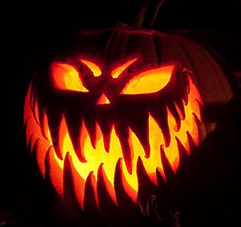 Happy Halloween Pumpkin Carving, Scary Pumpkin Designs, Halloween Pumpkins Carvings Designs, Cool Pumpkin Carvings, Halloween Pumpkin Carving Ideas, Scary Pumpkin Faces, Scary Halloween Pumpkins, Halloween Pumpkin Carving Stencils, Pumkin Carving