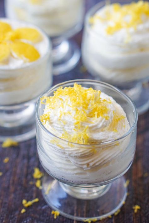 Lemon Keto Cheesecake Mousse - An easy, no bake low carb dessert you can make in 10 minutes with 3 ingrediets. This lemon keto cheesecake mousse has only 2.9g net carbs! #cheesecake #Nobake #ketodessert #Lowcarbrecipes #sugarfree #lemon #Mousse #creamcheesedessert Lemon Keto, Cheesecake Mousse Recipe, Chocolate Cheesecake Bites, Easy No Bake Cheesecake, Cheesecake Mousse, Peanut Butter No Bake, Cheesecake Dessert, Low Carb Cheesecake, Keto Snack