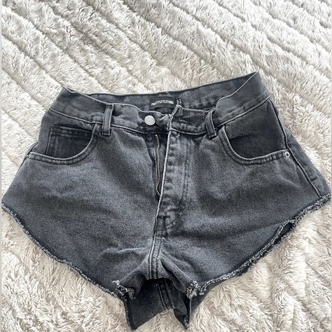 Adorable And Comfortable Jean Shorts! Brand New :) Grey Jean Shorts, Polly Grey, Polly Gray, Comfortable Jeans, Princess Polly, Grey Jean, Jean Shorts, Size 4, Womens Shorts