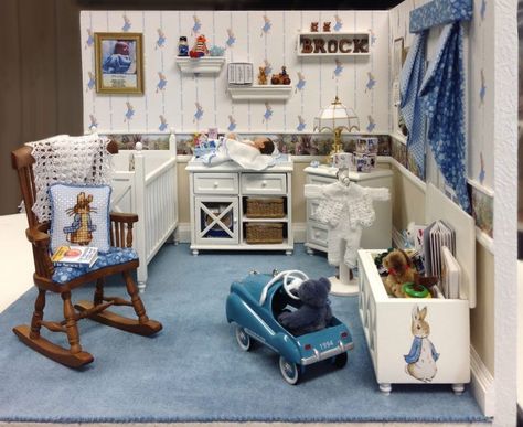 10 Mistakes Dollhouse Newbies Make and How To Fix ThemSmallhouse Models Dollhouse Bookcase, Room Box Miniatures, Dollhouse Nursery, Doll House Plans, Miniature Dollhouse Furniture, Dollhouse Ideas, Dollhouse Miniatures Diy, Miniature Rooms, Dollhouse Kits