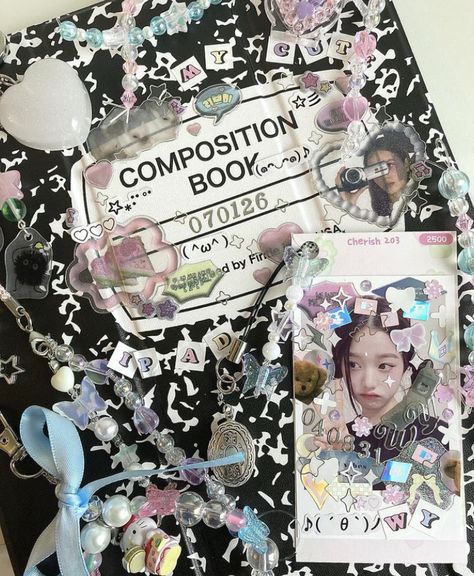 Photocard Binder, Yearbook Themes, Cute Stationary, School Notebooks, Journal Themes, Composition Book, Life Hacks For School, School Hacks, Binders