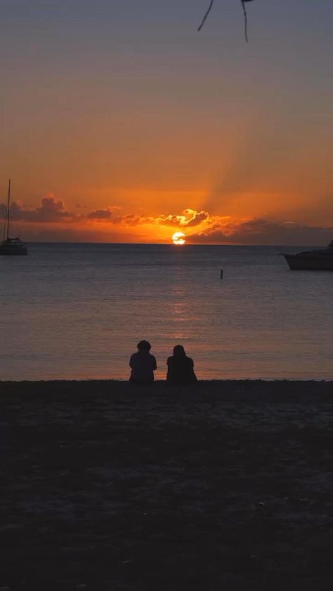 Couples Eyes Contact, Romantic Love Images, Free Lightroom Presets Portraits, Canada Photography, Beautiful Ocean Pictures, Sky Photography Nature, Ocean Pictures, Lightroom Presets Portrait, Best Background Images