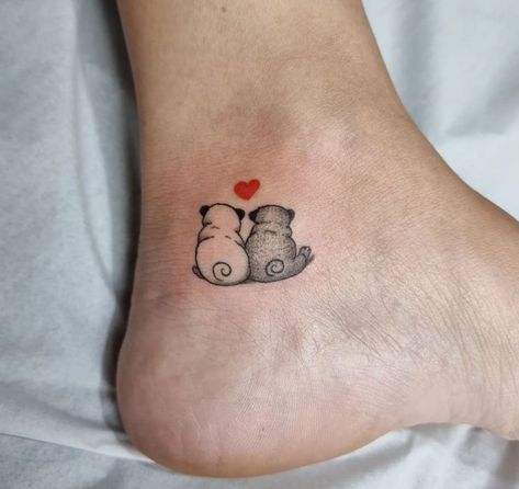 American Traditional Pug Tattoo, Cartoon Pug Tattoo, Pug Silhouette Tattoo, Pug Tattoo Small Outline, Mini Pug Tattoo, Pug And Cat Tattoo, Puggle Tattoo Ideas, Simple Bulldog Tattoo, Pug Minimalist Tattoo