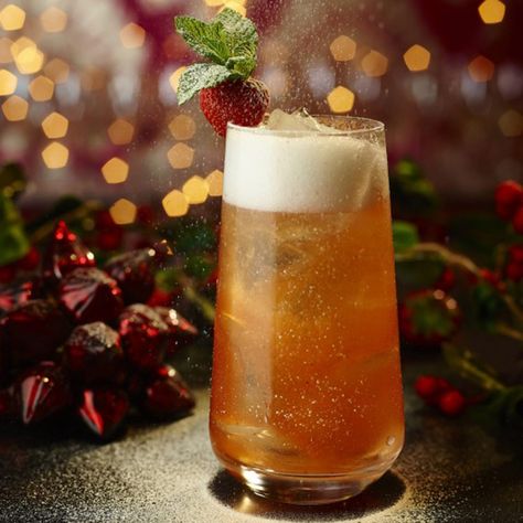 Midnight Kiss Cocktail | Drinks Recipes | Woman&home Kiss Cocktail, Champagne Punch, Baileys Recipes, Champagne Cocktails, Midnight Kisses, Turkey Glaze, Strawberry Wine, Seasonal Cocktail, Strawberry Mint