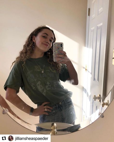 Bing Cases on Instagram: “Beautiful @jilliansheaspaeder with our “Look Ma I’m an artist” phone case ❤️ #bingcases” Artist Phone Case, Jillian Shea Spaeder, Cute Angel, My Bathroom, Lily Rose Depp, Lily Rose, I Love Her, Custom Phone Cases, Girl Crush