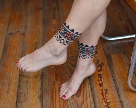 Ankle Cuff Tattoo, Goth Symbols, Ankle Band Tattoo, Full Hand Tattoo, Cuff Tattoo, H Tattoo, Traditional Tattoo Inspiration, Piece Tattoo, Wrap Tattoo