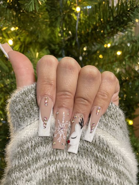 Classy Baddie Nails Acrylic, Nails Corte, White Nail Set, Deer Nails, Classy Nail Art Ideas, Nail Art Noel, Elegant Touch Nails, Baddie Nails, Winter Nails Acrylic