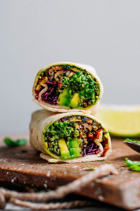 Healthy Homemade Snacks Savory, Camping Lunch Ideas, Quinoa Wraps, Picknick Snacks, Pesto Quinoa, Quinoa Wrap, Camping Lunch, Cabbage Wraps, Vegan Wraps