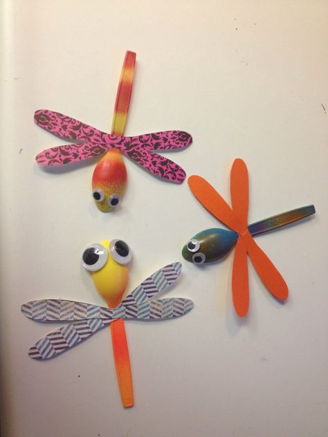 Our dragonflies Fork Crafts, Spring Crafts Preschool, Dragon Fly Craft, Garden Insects, Vegetable Carving, Plastic Spoons, Camping Crafts, Camping Art, Summer Crafts