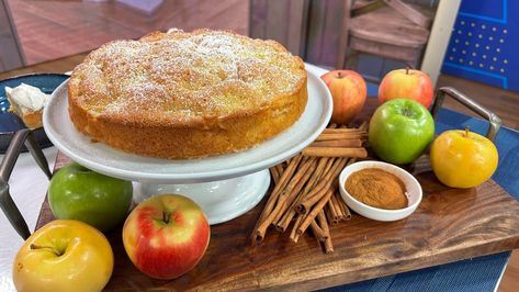 Learn to make Razza's delicious apple olive oil cake Vaseline Tricks, Apple Olive Oil Cake, Gma Recipes, Veggie Pot Pie, Olive Oil Cake Recipe, Taco Bell Recipes, Oil Cake, Olive Oil Cake, Chocolate Nuts