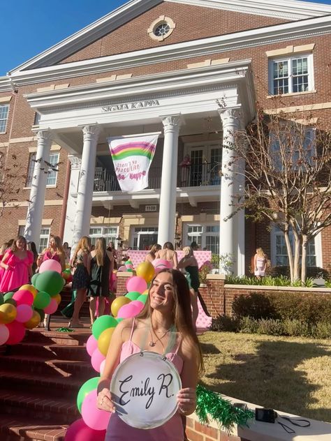 wicked themed bid day. the wizard of oz inspired. there’s no place like SK The Wizard Of Oz, Bid Day, The Wizard, Wizard Of Oz, Sorority, Wizard, Wicked