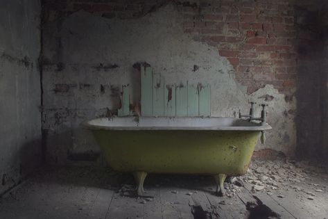 Bathroom Set Ideas, Plumbing Humor, Abandoned House, Winter Morning, Winter Mornings, Marble Bathroom, House Bathroom, Abandoned Houses, Clawfoot Bathtub