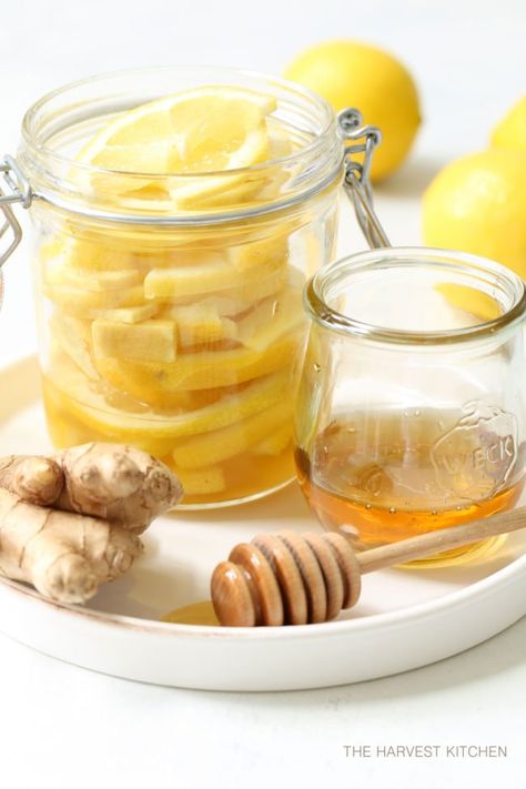 Boil Lemons, Ginger Honey Lemon, Lemon Juice Benefits, Water Detox, Hot Lemon Water, Ginger Honey, Harvest Kitchen, Lemon Health Benefits, Lemon Uses