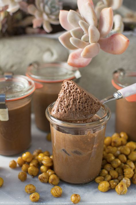 Aquafabulous Chocolate Mousse | Community Post: 20 Sweet And Savory Vegan Recipes You Can Make With Bean Juice (Aquafaba) Aquafaba Recipes, Vegan Marshmallows, Vegan Cinnamon Rolls, Peanut Butter Mousse, Savory Vegan, Vegan Chocolate Chip, Food Trends, Food Staples, Savoury Cake