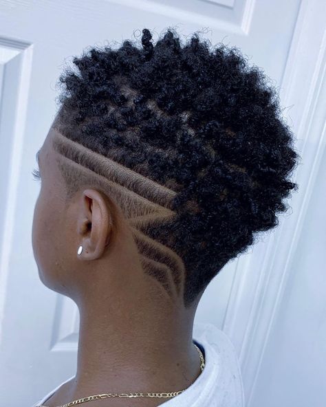 DreamCutsBarberLounge / Tarik on Instagram: “👑💈👑~ Stylish Crown ~👑💈👑 . . . @dreamcutsbarberlounge @pearlthestylist_ . . . #barber #barberlife #barberlove #natural #naturalhair…” Natural Hair Haircuts, Hairstyles For Summer, Short Natural Haircuts, Short Hair Designs, Shaved Side Hairstyles, Shaved Hair Designs, Tapered Natural Hair, Natural Hair Cuts, Tapered Hair