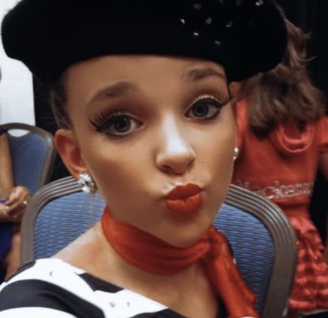 Dance Moms Kendall Vertes, Dance Moms Kendall, Dance Moms Cast, Dance Moms Dancers, Kendall Vertes, Dance Instructor, Kids Choice Award, Dance Moms, Reality Show