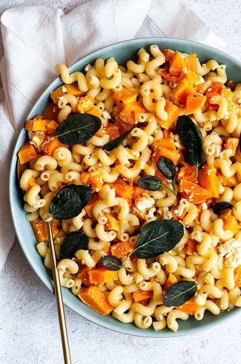 Tomato Feta Pasta, Easy Fall Dinners, Easy Pasta Recipe, Frozen Butternut Squash, Recipe For Fall, Garlic And Olive Oil, Vegetarian Pasta Recipes, Feta Pasta, Pasta Ingredients