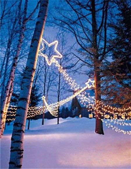 Outdoor christmas decorating ideas collection for you. The best way to greet your holiday guests is with Christmas-ready, well-decorated yard or porch. Wouldn’t it be just lovely to have your very ... Christmas Lights Outside, Outside Christmas Decorations, Diy Christmas Lights, Christmas Light Installation, Hanging Christmas Lights, Christmas Lighting, Magical Life, Christmas Decorations Diy Outdoor, Christmas Yard