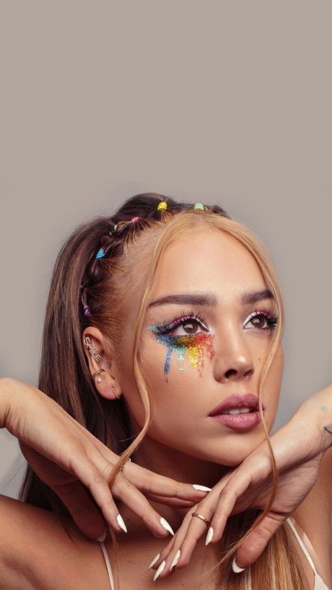 Pride Makeup Ideas, Coachella Makeup, Special Occasion Makeup, Henna Inspired Tattoos, Pride Makeup, Formal Makeup, Chic Makeup, Pride Outfit, Vegan Gifts