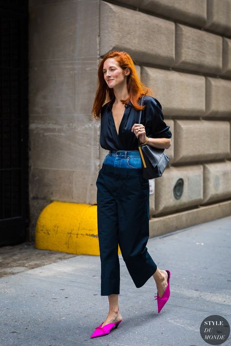 Taylor Tomasi Hill by STYLEDUMONDE Street Style Fashion Photography_48A0298 Black Work Outfit, Taylor Tomasi, Taylor Tomasi Hill, Street Lights, Popsugar Fashion, Fashion Photography Inspiration, The Best Street Style, Street Fashion Photography, Minimal Chic