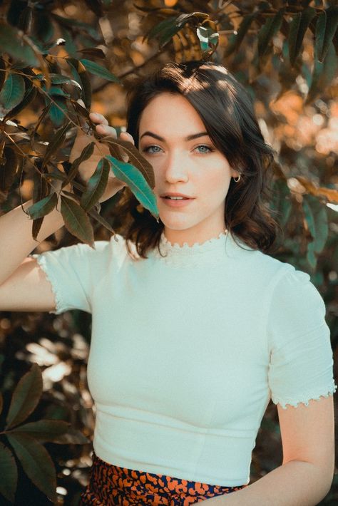 Violett Beane, Streetwear Apparel, Ootd Photography, Lifestyle Women, Designer Tshirt, Shopping Design, Model Streetstyle, Summer Beach Outfit, One Piece Suit