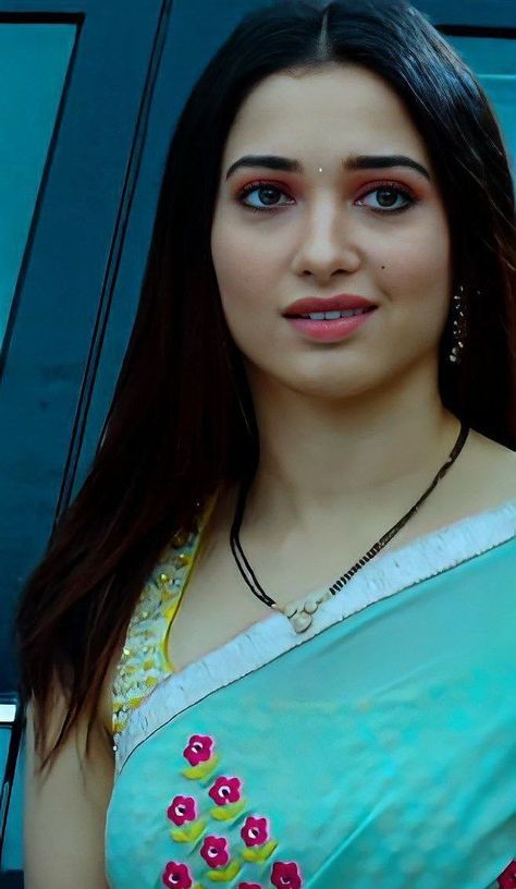 Tamanna Bhatia, Beautiful Smile Women, Desi Beauty, Follow For More, Long Hair, On Twitter, Twitter, Flowers, Hair