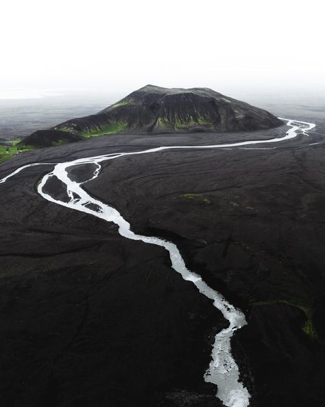 Authentic Pics, Iceland Landscape, Surreal Landscape, Protect Nature, Youngest Daughter, Majestic Mountains, Drone Photos, Images Esthétiques, Sacred Places